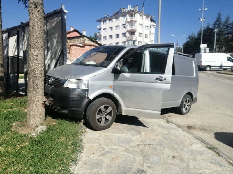 Yalvaç’ta ticari araç ile otomobil çarpıştı: 1 yaralı Isparta’nın Yalvaç ilçesinde ticari araç ile otomobilin çarpışması sonucu meydana