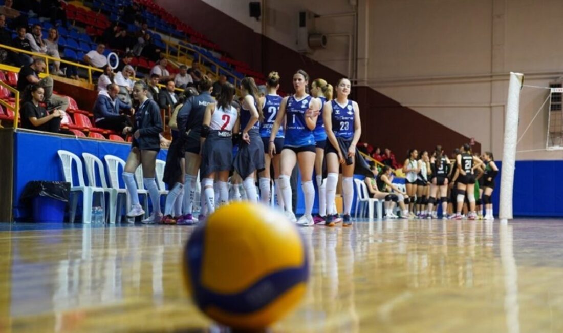 Türkiye’nin en iyi yıldız kız voleybol takımlarını buluşturan yarı final