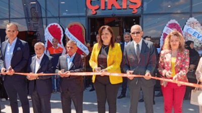 Zırhlı Gross Market’in Afyonkarahisar’da düzenlenen törenle açıldı. Açılışa Afyonkarahisar Belediye