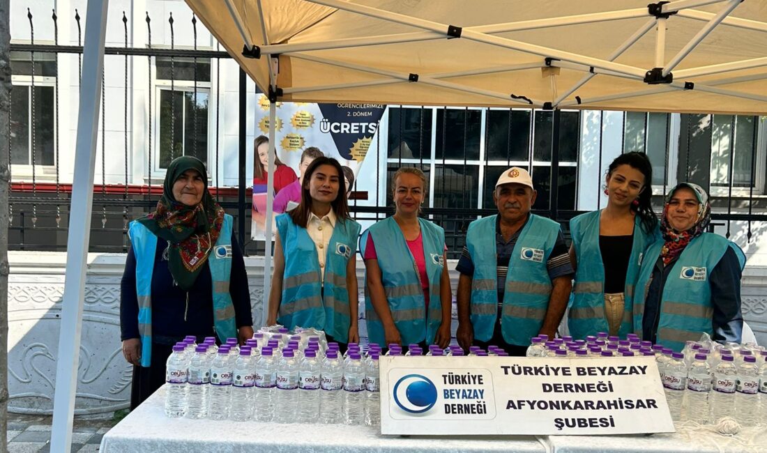Afyon Valiliği’nin öncülüğünde haftasonu yapılan YKS sınavına giren öğrencilere yönelik