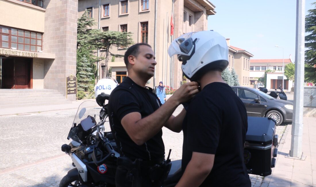 Afyonkarahisar genelinde hafta sonu gerçekleştirilen YKS sınavında kimliğini unutan ya