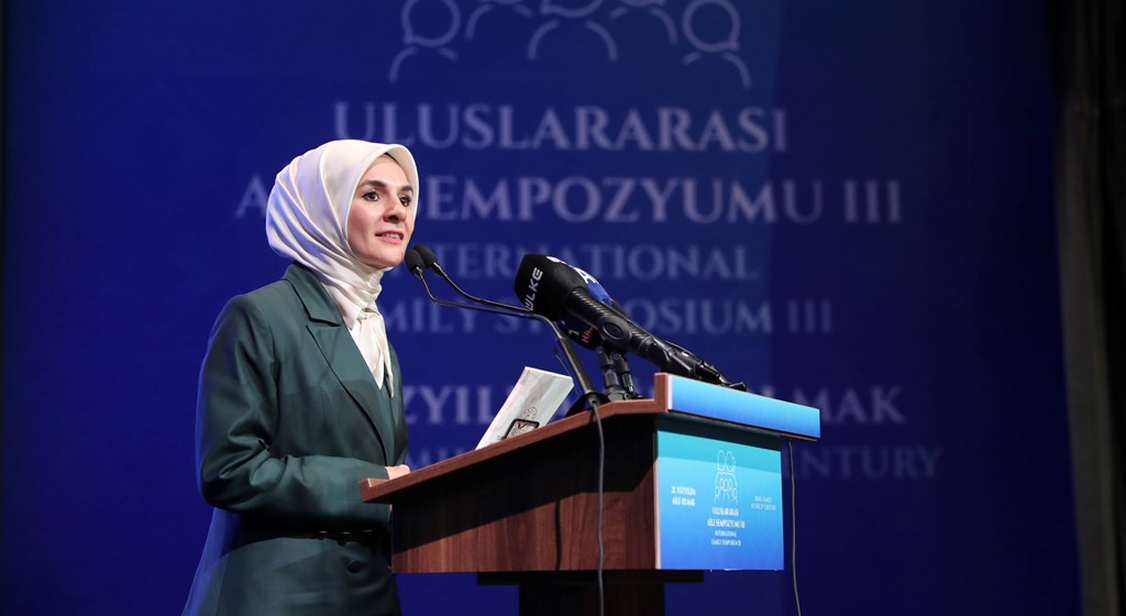 Bakan Göktaş, 3. Uluslararası Aile Sempozyumu'nda yaptığı konuşmada, son yıllarda