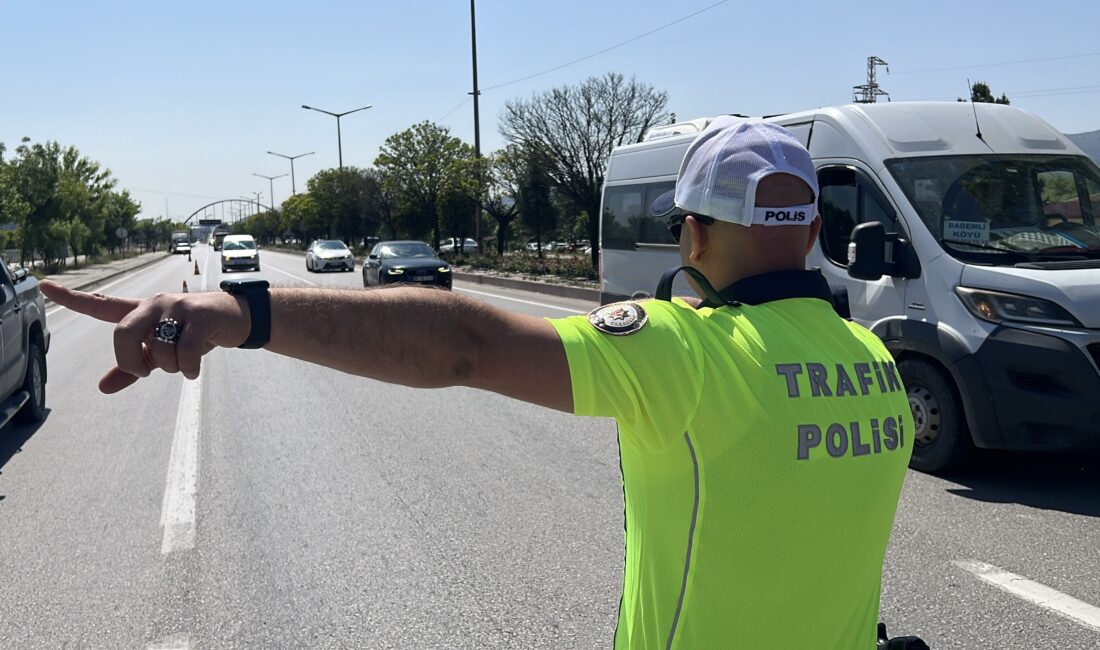 Kurban Bayramı süresince artan trafik yoğunluğuna karşı Afyonkarahisar’da denetimler artırıldı.