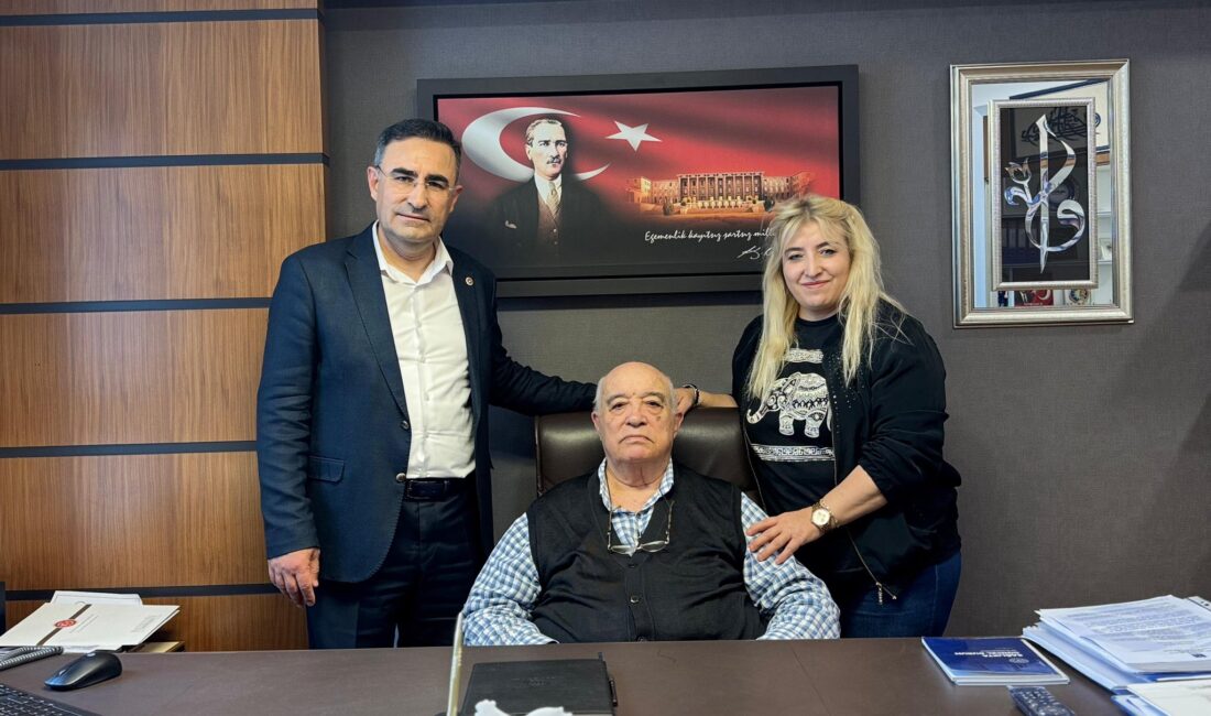 Arslan ailesi TBMM’de buluştu AK Parti Afyonkarahisar Milletvekili Hasan Arslan, ailesini Türkiye Büyük Millet