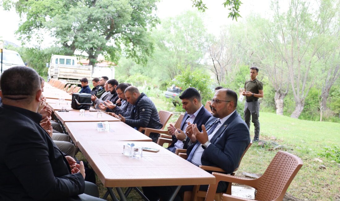 Bayat’ta Cumhuriyet İlkokulu ve Atatürk İlkokulu öğrencilerinin katılımıyla Çamurluk mevkisinde