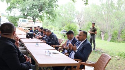 Bayat’ta Cumhuriyet İlkokulu ve Atatürk İlkokulu öğrencilerinin katılımıyla Çamurluk mevkisinde