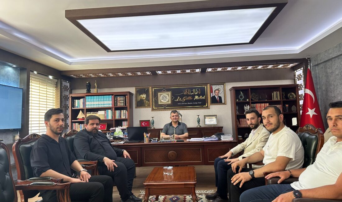AK Parti Afyonkarahisar İl Gençlik Kolları Başkanı Mehmet Emin İntepe,