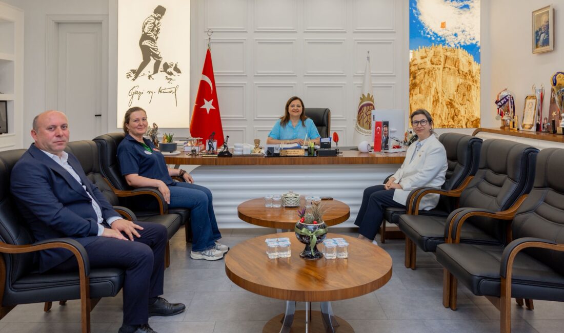 Afyonkarahisar Belediye Başkanı Burcu Köksal, İller Bankası Eskişehir Bölge Müdürü