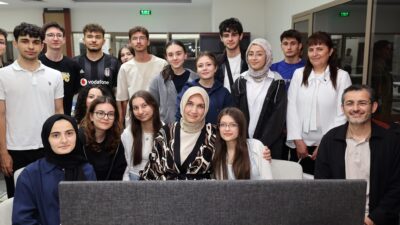 Afyonkarahisar Valisi Doç. Dr. Kübra Güran Yiğitbaşı, eşi Op. Dr.