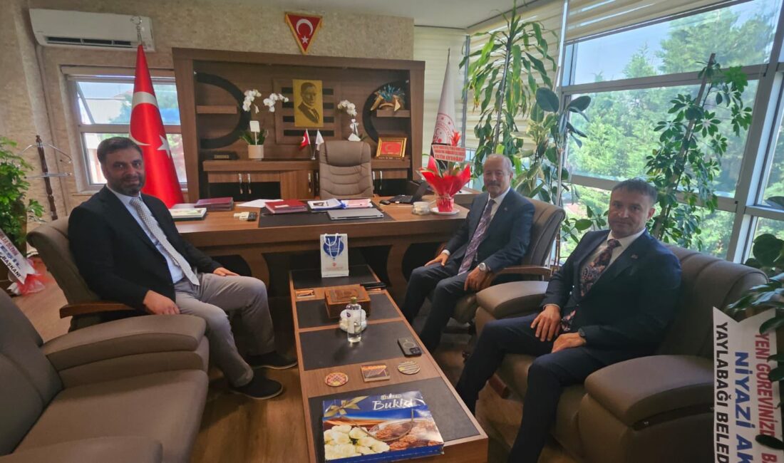 Milliyetçi Hareket Partisi (MHP) Afyonkarahisar Milletvekili Mehmet Taytak, birlikte MHP