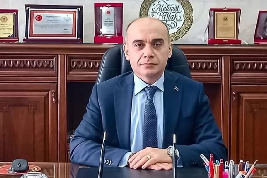 Afyonkarahisar Cumhuriyet Başsavcılığı’na Mehmet Patlak Atandı Hakimler ve Savcılar Kurulu (HSK) kararnamesiyle Afyonkarahisar Cumhuriyet Başsavcılığı görevine