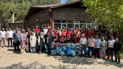 Türkiye Çevre Haftası etkinlikleri kapsamında Kızılören ilçesinde öğrenciler ve vatandaşların