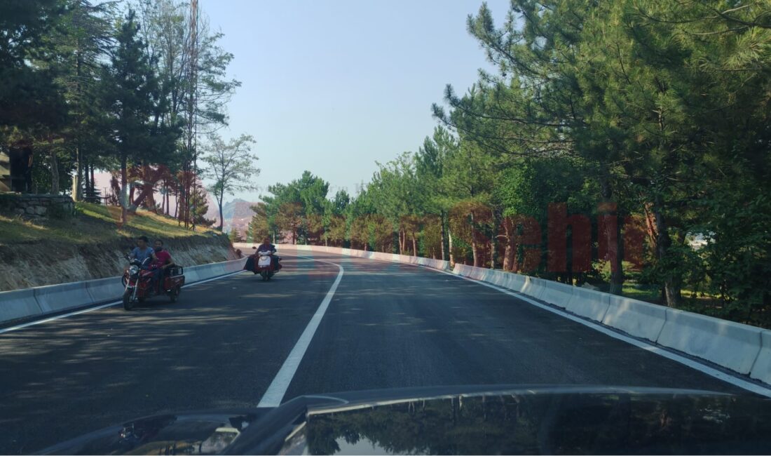 Afyonkarahisar’da Hıdırlık ile Örenbağ arasındaki yol, yapılan asfalt ve yol