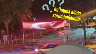 Adliye önündeki parkta bulunan ve geçmişte özel gün kutlamalarıyla dikkat