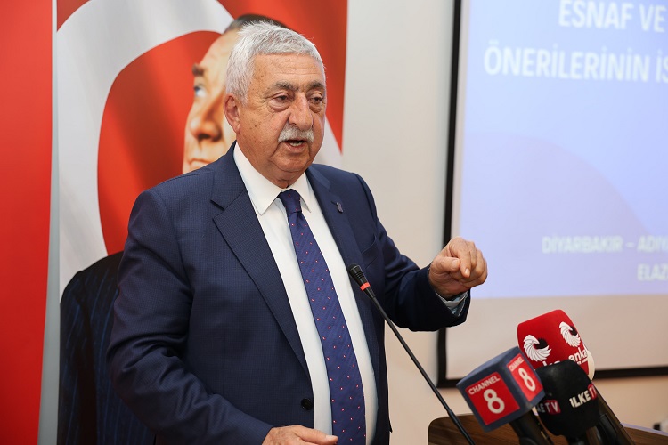 Diyarbakır’da düzenlenen 4. Bölge Toplantısında konuşan TESK Genel Başkanı Palandöken,