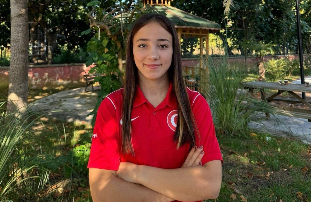 Taşoluk Belediye Spor Kulübü’nden Edanur Ersoy ve Yağmur Karabacak, 26-29