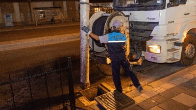 Afyonkarahisar Belediyesi, şehir genelinde başlattığı altyapı yenileme ve bakım çalışmalarına