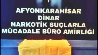 Afyonkarahisar’da uygulama noktasında durdurulan bir araçta 2 adet peçeteye emdirilmiş