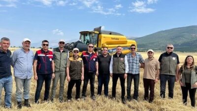 Afyonkarahisar’da 2025 üretim yılı hububat hasadı başladı. Afyonkarahisar’ın Dinar ilçesine