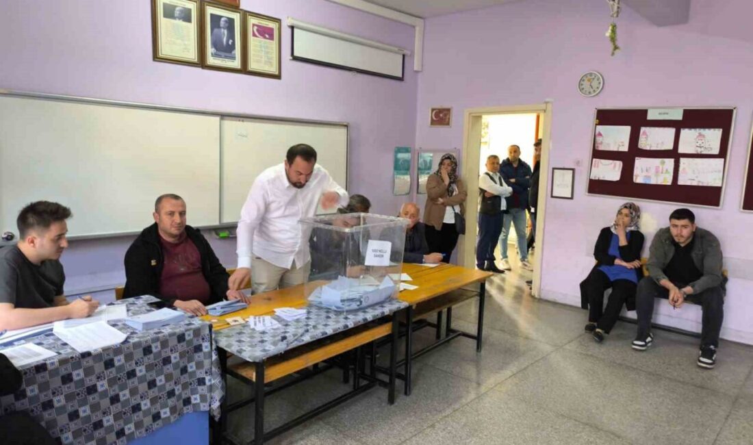Afyonkarahisar’da muhtarlık seçimi Afyonkarahisar’ın Şuhut ilçesi Hacı Musa Mahallesi’nde 2 adayın yarıştığı muhtarlık