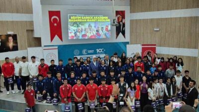 Afyonkarahisar Valiliği himayesinde, İl Milli Eğitim Müdürlüğü tarafından düzenlenen “Zirvedekiler”