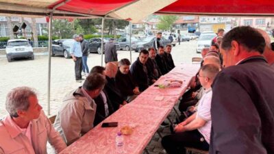 Afyonkarahisar’ın Sinanpaşa ilçesine bağlı Akharım Beldesi’nde geleneksel hâle gelen yağmur