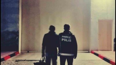Afyonkarahisar’da 7 yıl 6 ay hapis cezasıyla aranan şahıs polis