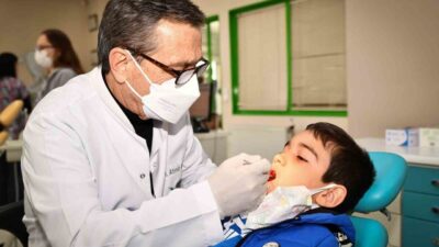 Tepebaşı Belediyesi’nin Çocuk Ağız ve Diş Sağlığı Polikliniği’nden yararlanan çocuk