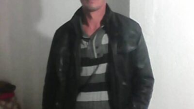 Isparta’nın Şarkikaraağaç ilçesinde çapa makinesini tamir etmek isteyen adam, dengesini
