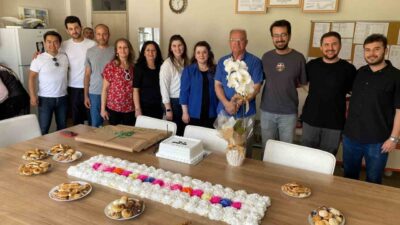 Eskişehir’de emekli olan 65 yaşındaki müdüre, 105 öğrenci, 15 öğretmen