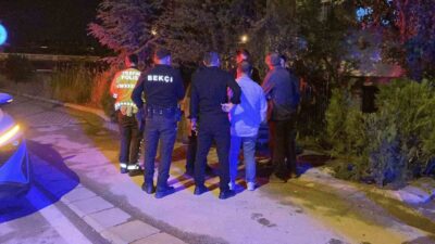 Eskişehir’de ıslak zeminde sürücüsünün direksiyon hakimiyetini kaybettiği otomobilin müstakil evin