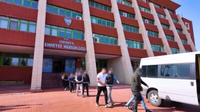 Isparta’da son 1 haftada gerçekleştirilen narkotik operasyonlarında binlerce kullanımlık sentetik