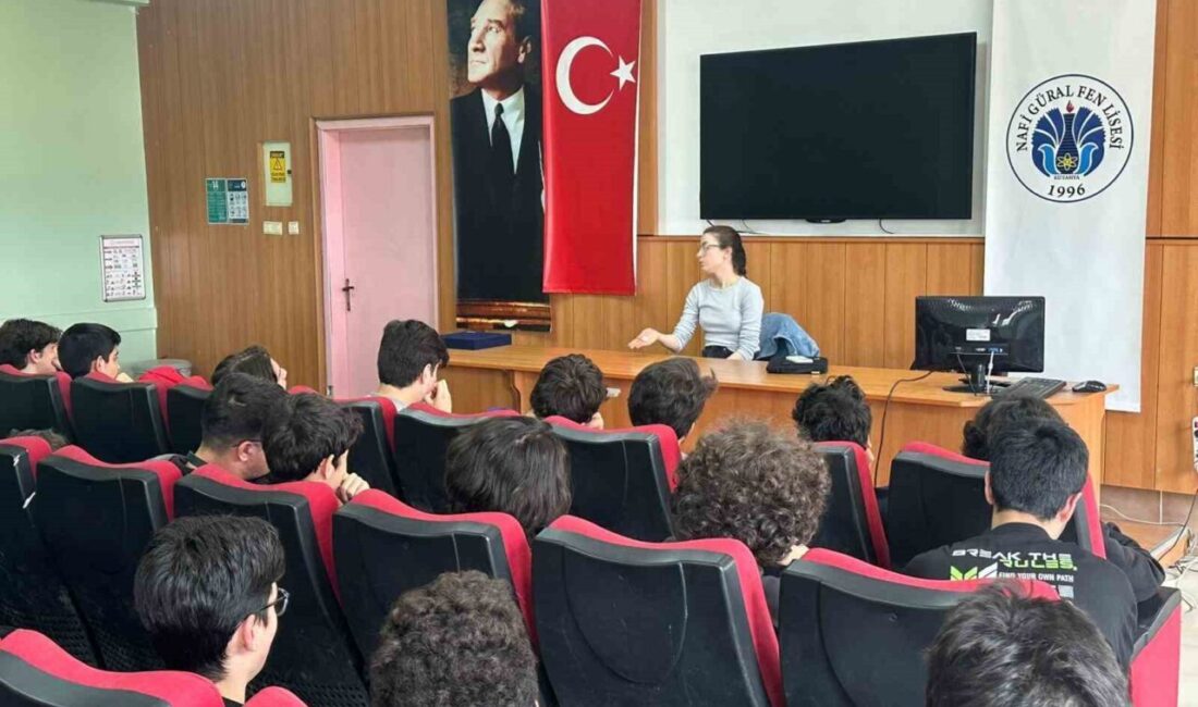Kütahya’da Araştırma Görevlisi Hidayet Pütün öğrencilerle buluştu Kütahya Nafi Güral Fen Lisesi mezunu olan ve Amerika Birleşik