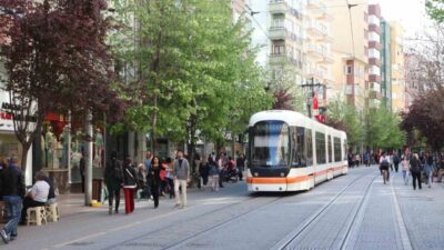 Eskişehir Büyükşehir Belediyesi, 15 Haziran Pazar günü yapılacak olan Liselere