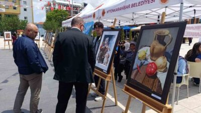 Afyonkarahisar’da lise öğrencilerinin açtığı resim sergisi vatandaşlardan tarafından büyük ilgi