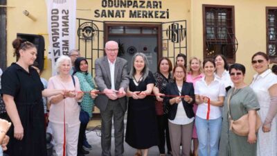 Eskişehir’de Odunpazarı Belediyesi Halk Merkezleri kursiyerleri tarafından yapılan el emeği