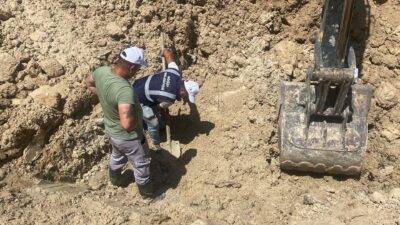 Söğüt Belediye Başkanı Ferhat Durgut, TOKİ inşaatının döküm çalışmaları sırasında