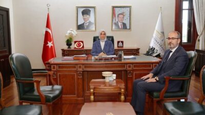 Afyonkarahisar Valisi Doç. Dr. Kübra Güran Yiğitbaşı, Afyonkarahisar’da göreve başlayan