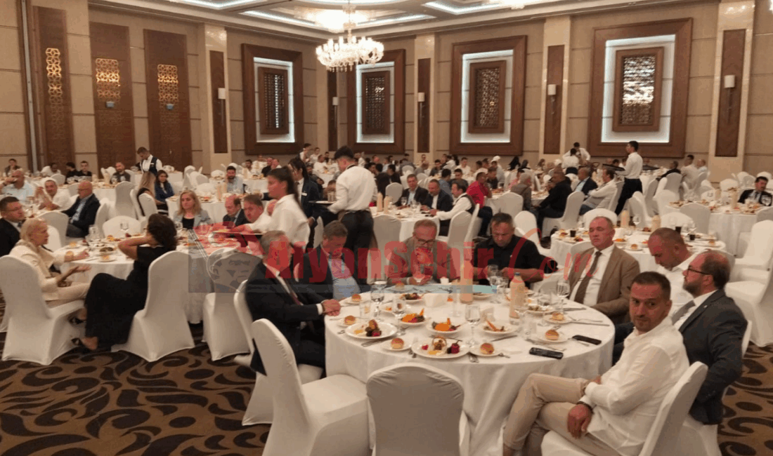 Afyonkarahisar’da düzenlenen Blok Mermer Fuarı kapsamında gala yemeği programı gerçekleştiriliyor.