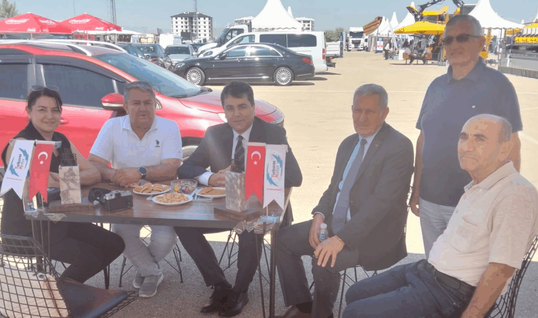 Demokrat Parti Genel Başkanı Gültekin Uysal, Afyonkarahisar’da düzenlenen Blok Mermer
