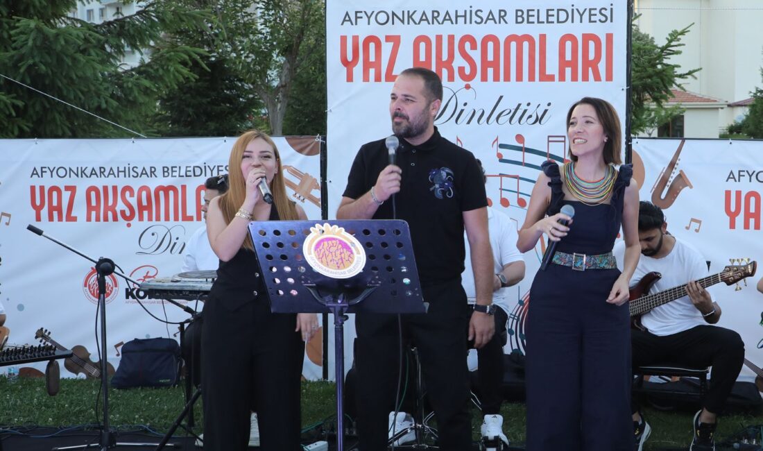 Afyonkarahisar Belediyesi, yaz etkinlikleri kapsamında düzenlediği konser programlarıyla vatandaşları müzikle
