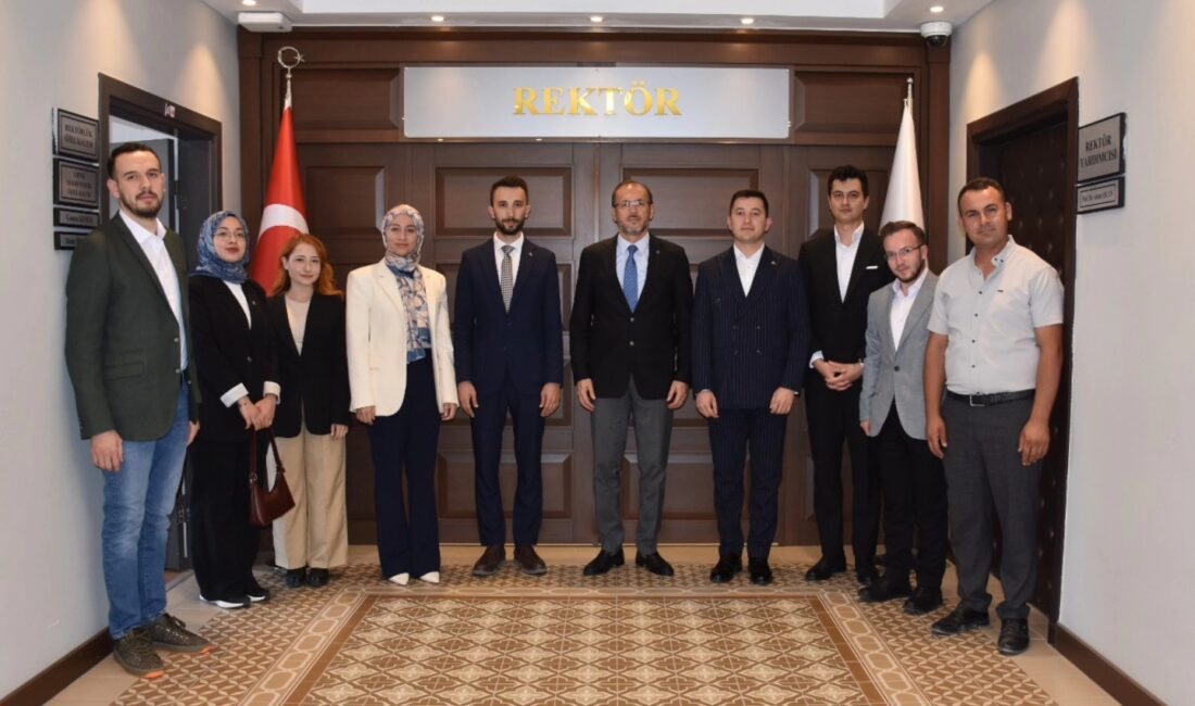 AK Parti Afyonkarahisar İl Gençlik Kolları Yürütme Kurulu üyeleri, Afyonkarahisar