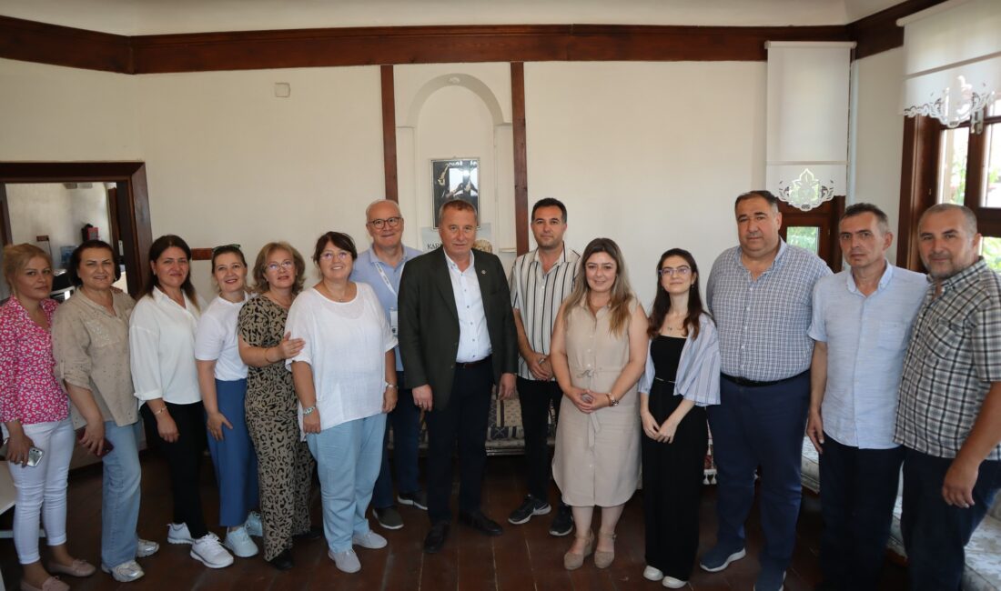 Olgun’dan Karaçay Malkar Derneği’ne ziyaret İYİ Parti Genel Başkan Yardımcısı ve Afyonkarahisar Milletvekili Hakan Şeref