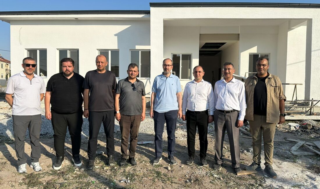 Öztürk, Emirdağ ilçesindeki sağlık yatırımlarını inceledi Afyon İl Sağlık Müdürü Dr. Öztürk, Emirdağ ilçesinde yapımı tamamlanan