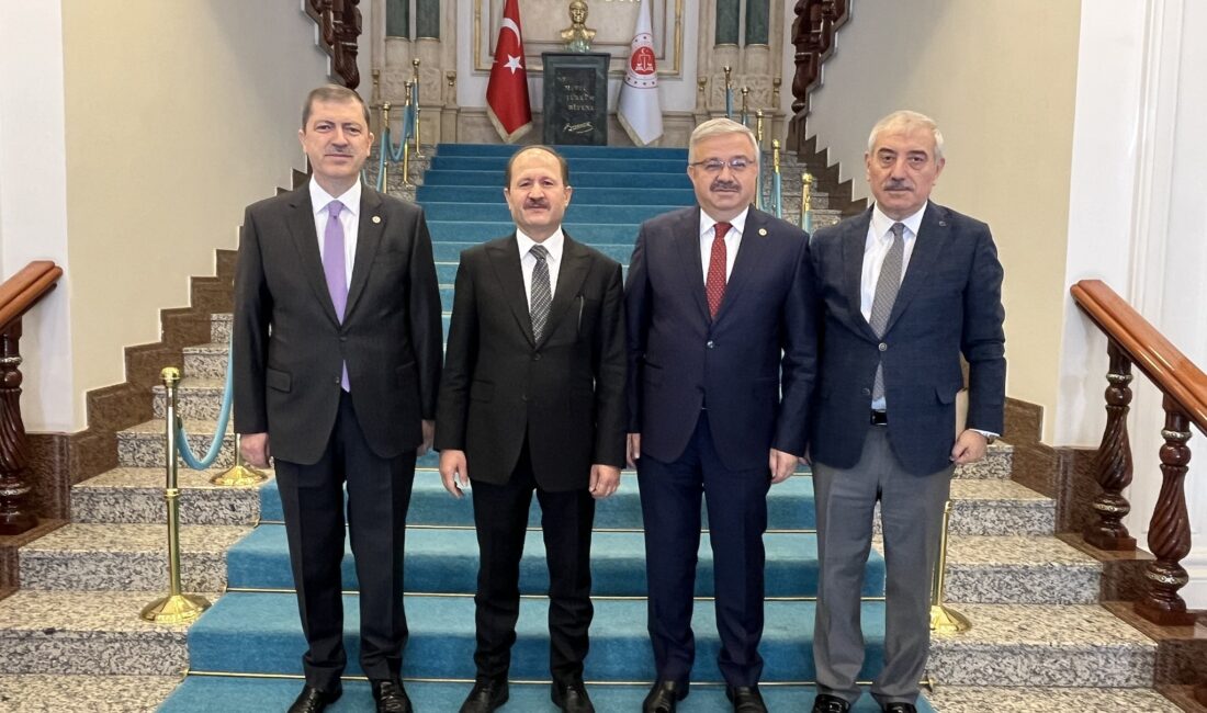 Ak Parti Afyonkarahisar Milletvekili İbrahim Yurdunuseven, Tokat Milletvekili Mustafa Arslan