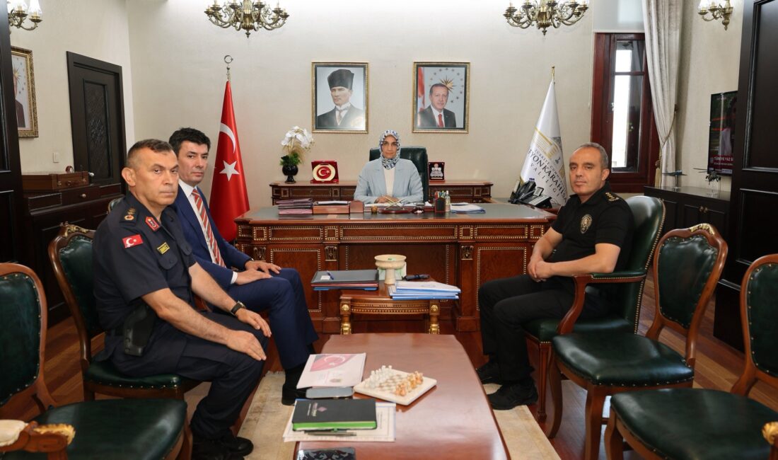 Afyonkarahisar Valisi Doç. Dr. Kübra Güran Yiğitbaşı başkanlığında Asayiş Toplantısı