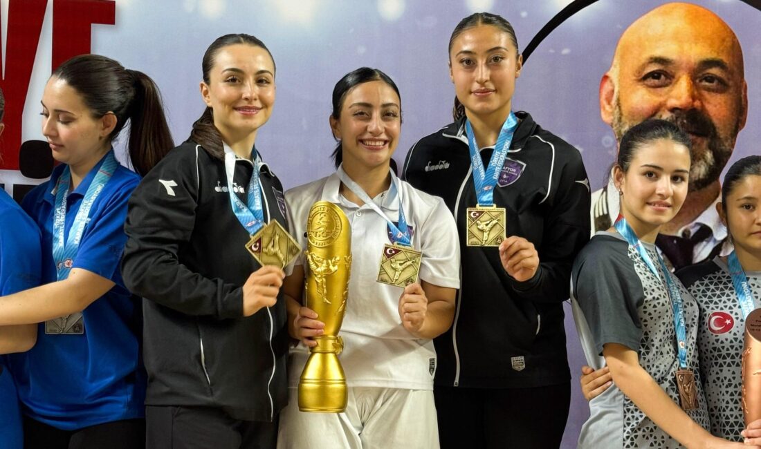 Afyonkarahisarlı Sporcular Karate Premier Ligi’nde şampiyon oldu Türkiye Karate Federasyonu tarafından düzenlenen Karate Premier Ligi Murat Eşsiz