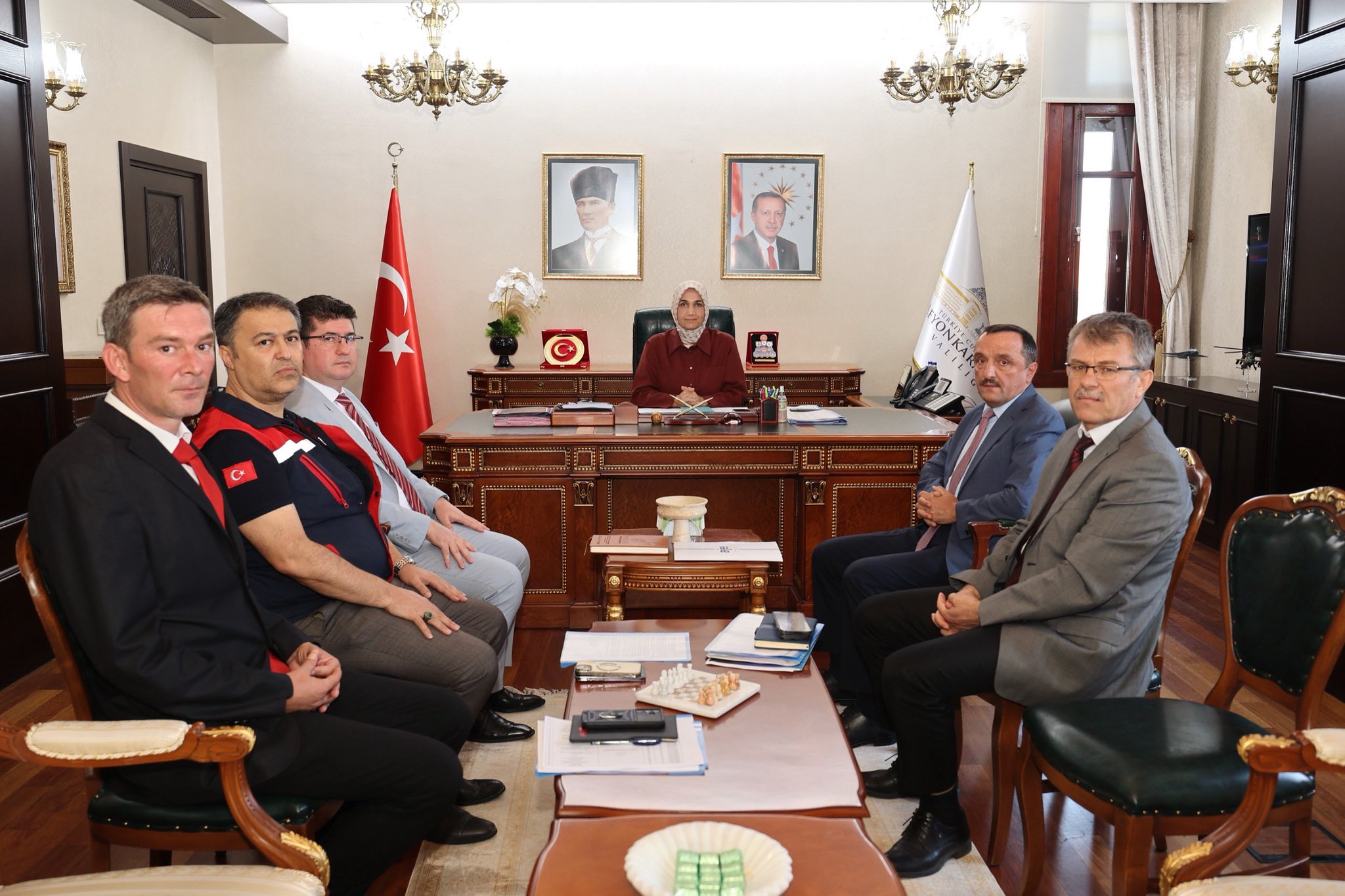 Afyonkarahisar Valisi  Doç. Dr. Kübra Güran Yiğitbaşı başkanlığında, Vali Yardımcısı