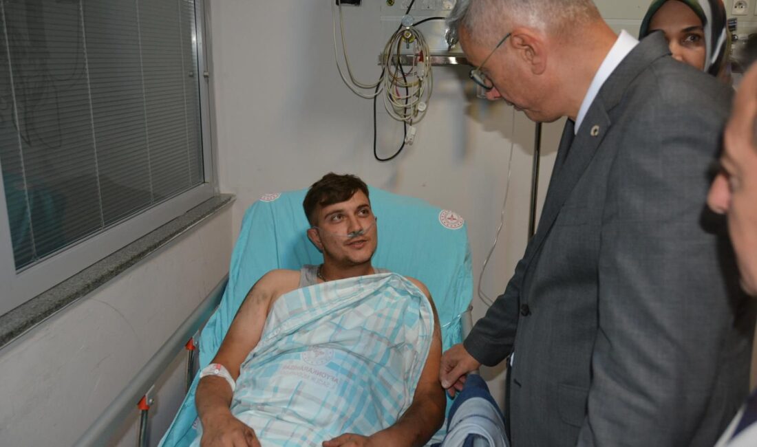 Bakan Memişoğlu: Yalnızca bir yaralının tedavisi sürüyor Sağlık Bakanı Kemal Memişoğlu, Eskişehir’in Seyitgazi ilçesinde çıkan orman yangınında