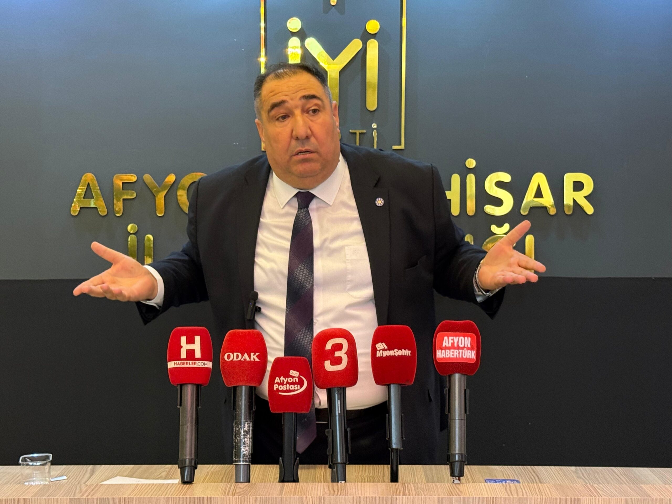 İYİ Parti İl Başkanı Mısırlıoğlu, AK Parti İl Başkanı Şahin’in